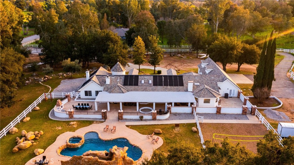 38151 Calle De Lobo