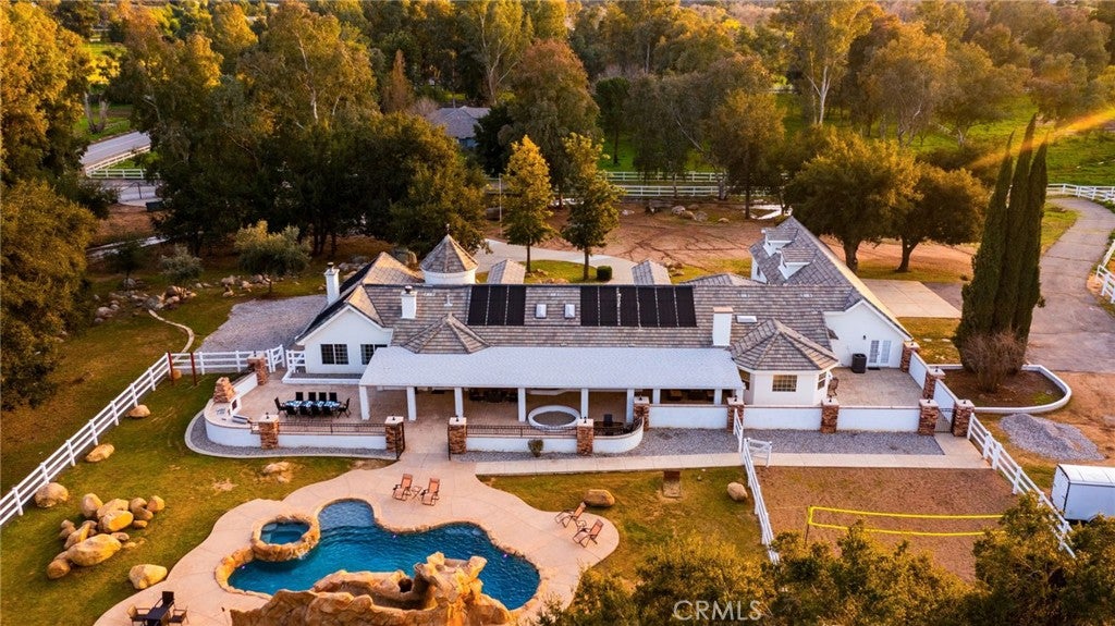 38151 Calle De Lobo