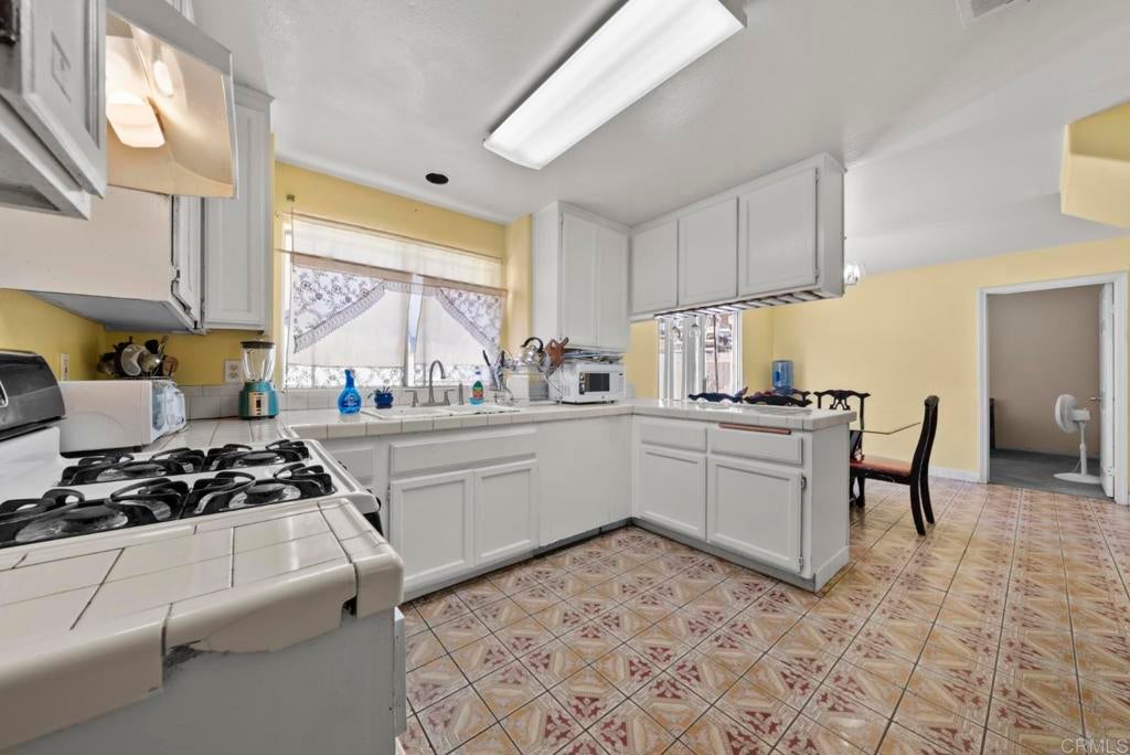 5542 Sun Lane