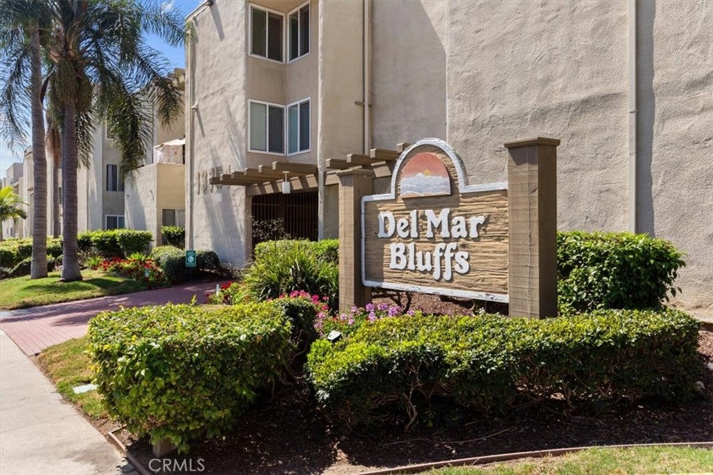 13754 Mango Dr