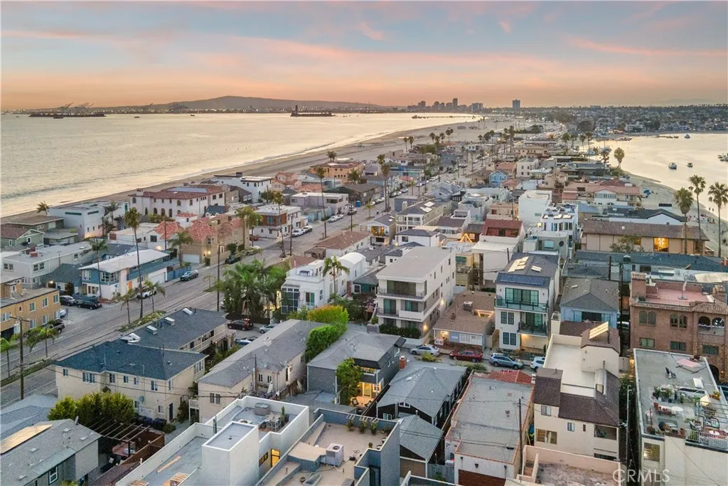 Long Beach, California 90803, United States, 3 Bedrooms Bedrooms, ,3 BathroomsBathrooms,Residential,Active,203404