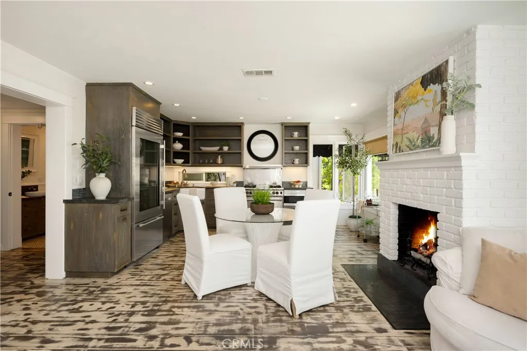 Long Beach, California 90803, United States, 3 Bedrooms Bedrooms, ,3 BathroomsBathrooms,Residential,Active,203404