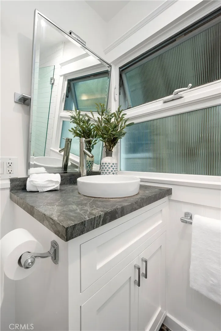 Long Beach, California 90803, United States, 3 Bedrooms Bedrooms, ,3 BathroomsBathrooms,Residential,Active,203404