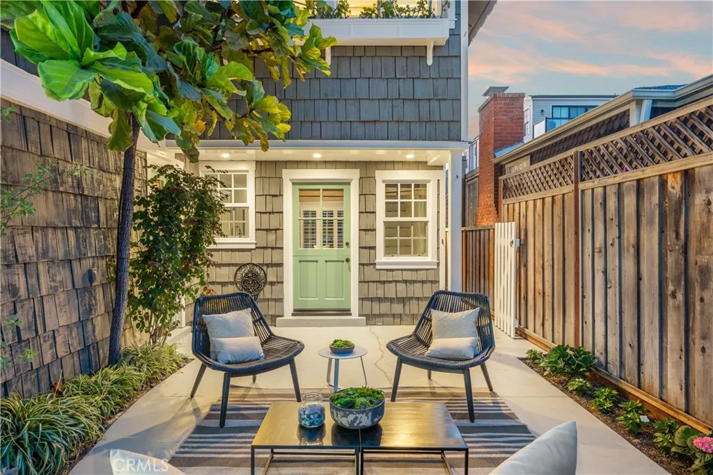 Long Beach, California 90803, United States, 3 Bedrooms Bedrooms, ,3 BathroomsBathrooms,Residential,Active,203404