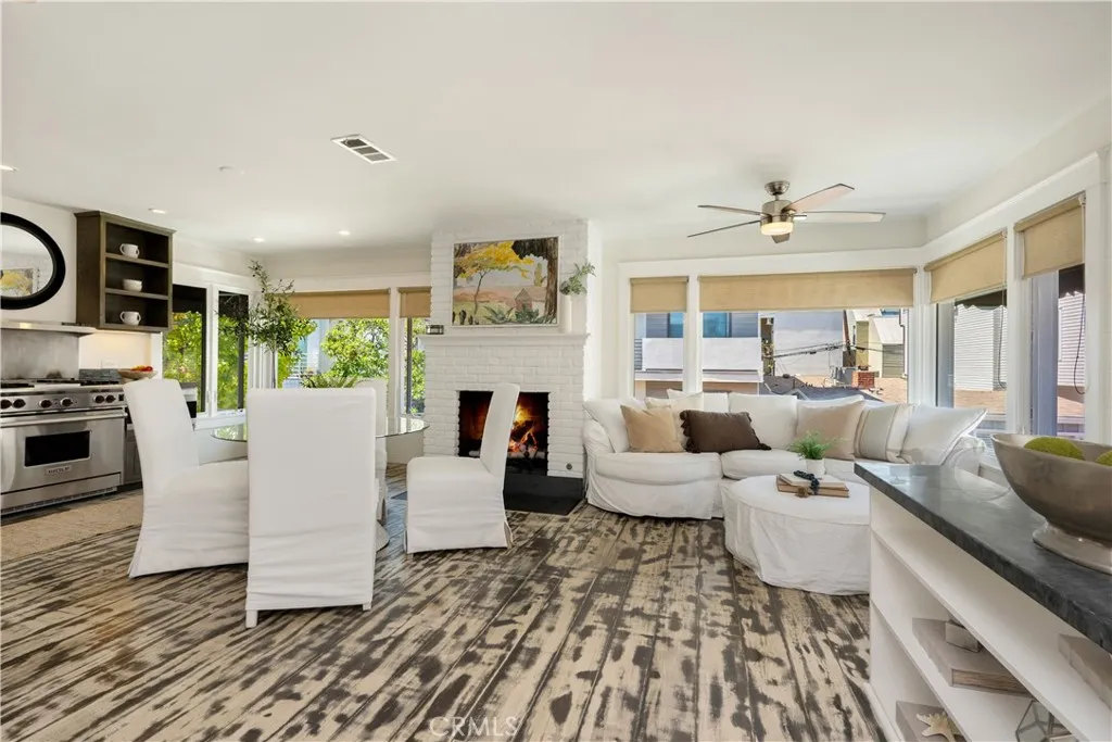 Long Beach, California 90803, United States, 3 Bedrooms Bedrooms, ,3 BathroomsBathrooms,Residential,Active,203404