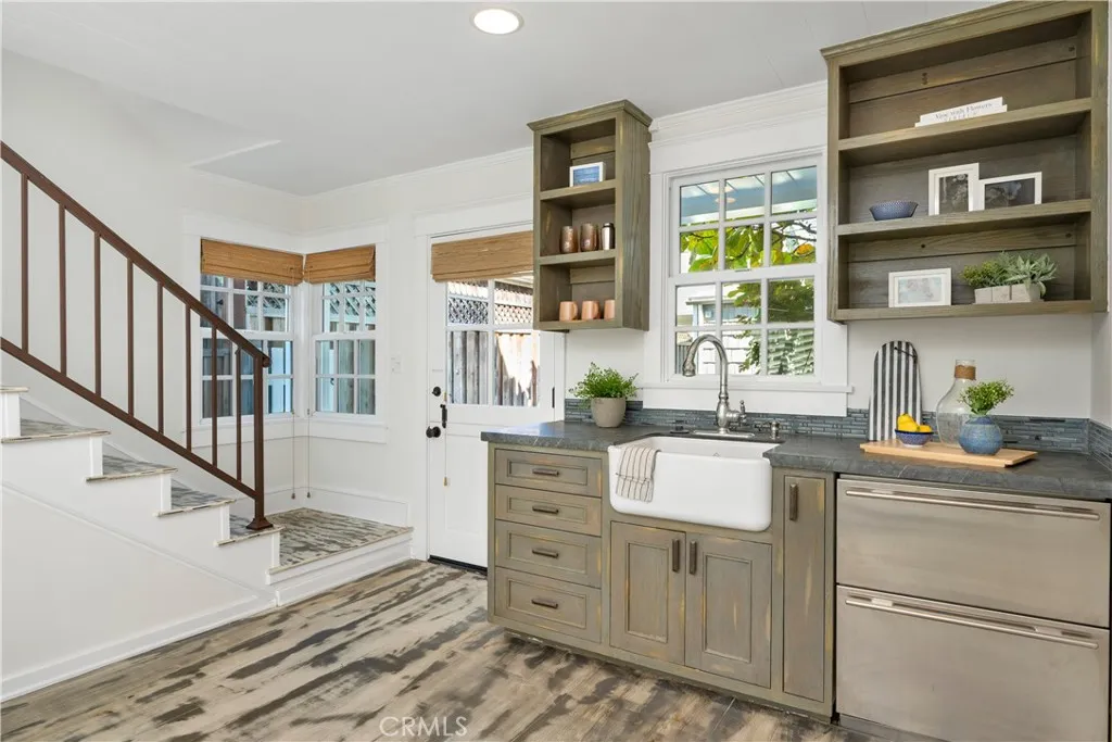 Long Beach, California 90803, United States, 3 Bedrooms Bedrooms, ,3 BathroomsBathrooms,Residential,Active,203404