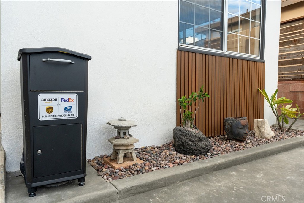 16931 S Raymond Avenue