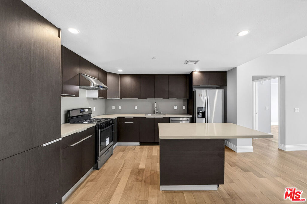 2939 Leeward Avenue 403