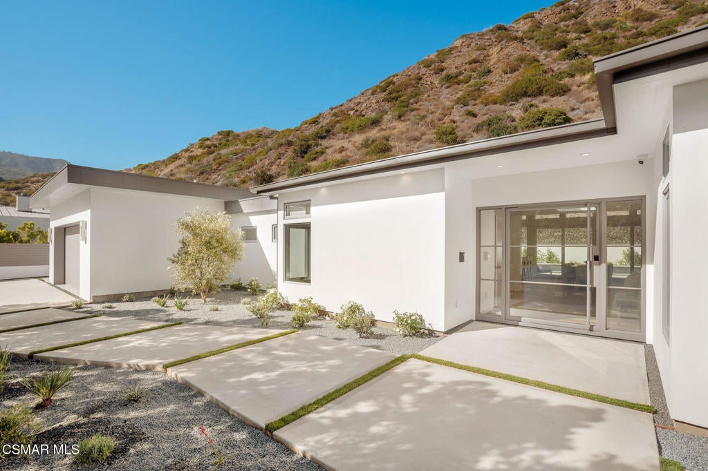 5924 Paseo Canyon Drive