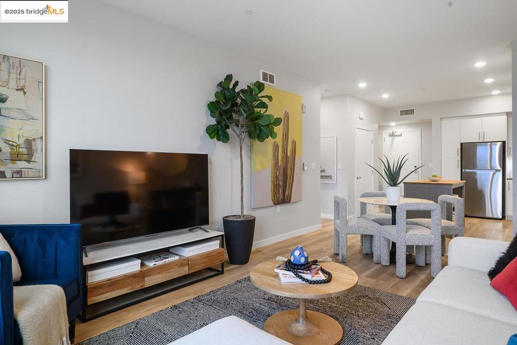 WEST OAKLAND - Residential