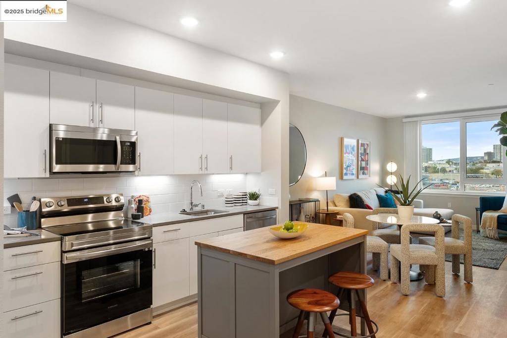 WEST OAKLAND - Residential