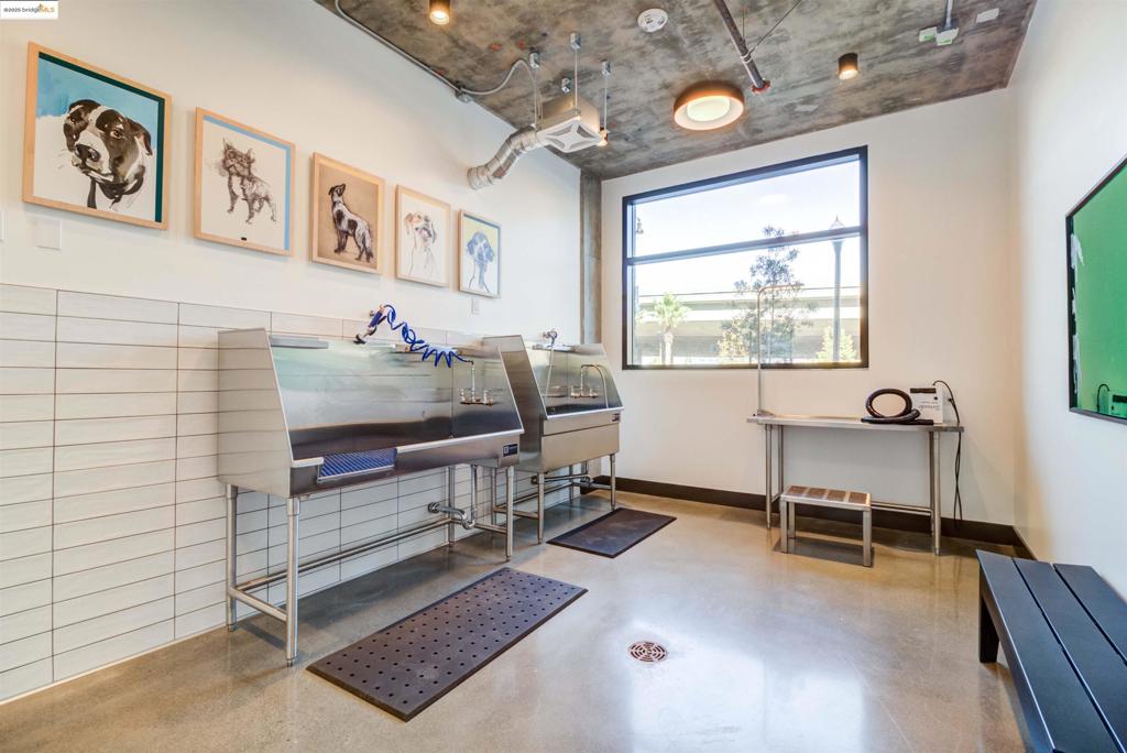 WEST OAKLAND - Residential