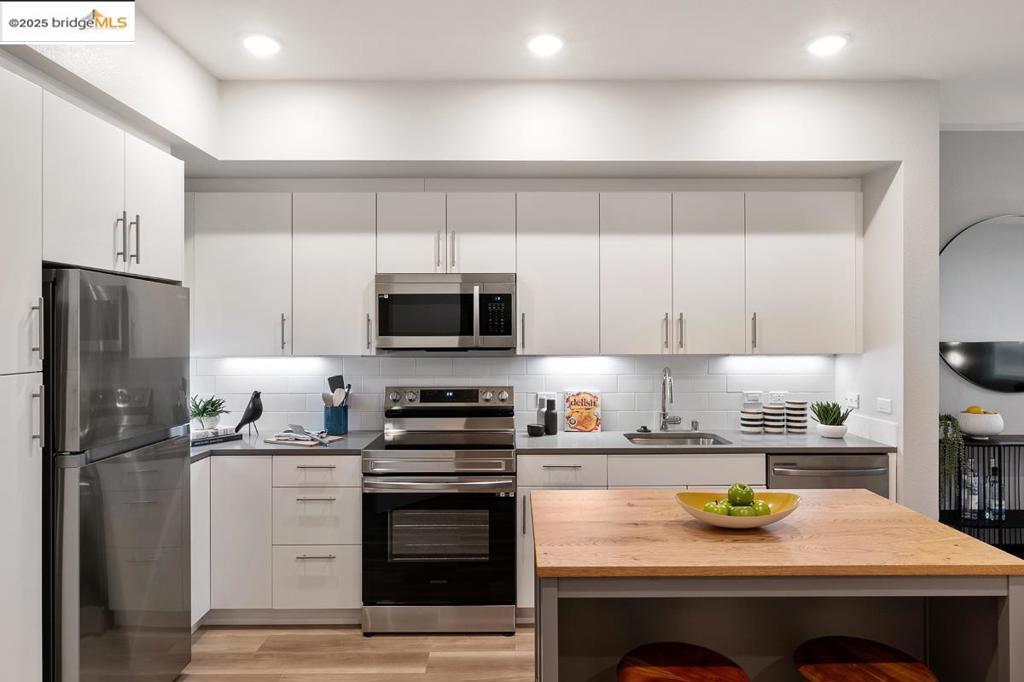 WEST OAKLAND - Residential