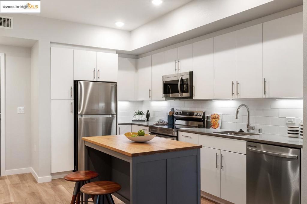 WEST OAKLAND - Residential