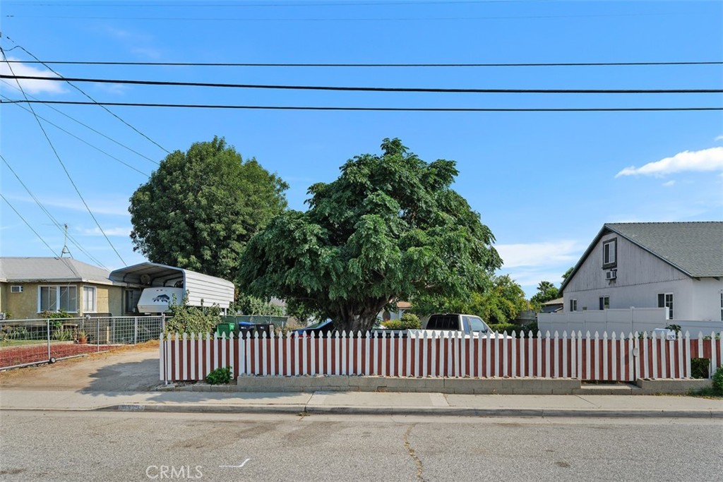 Excellent investment opportunity. This charming property comes with a long term tenant already in place with a proven track record of on time payments and immediate cash flow from day one. Located in a desirable neighborhood which is close to downtown Corona. Has been recently re-piped, new windows and water heater. A lease summary and rent roll are available upon request.