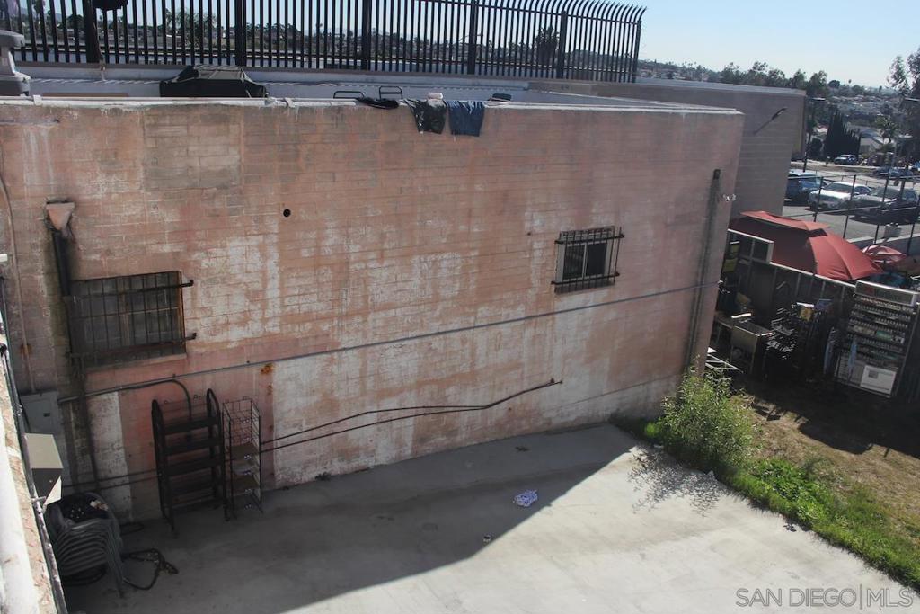 5053 Churchward Street