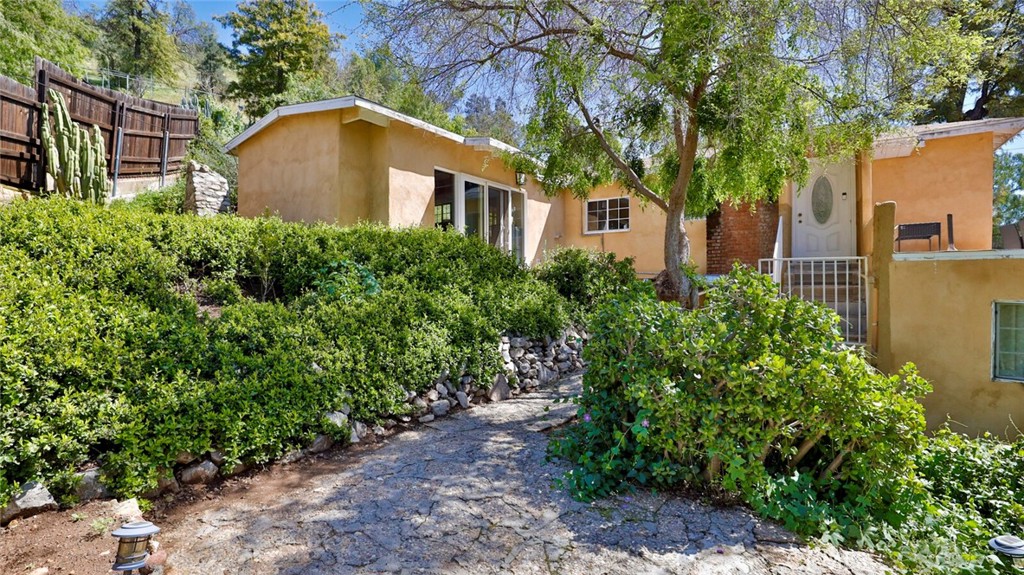 10058 Sunland Boulevard