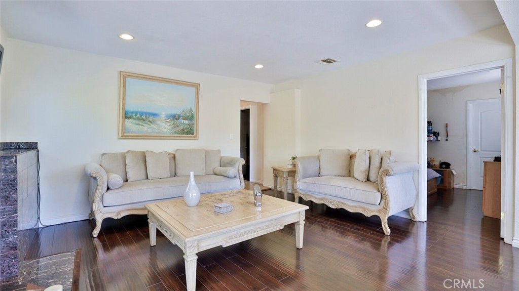 10058 Sunland Boulevard