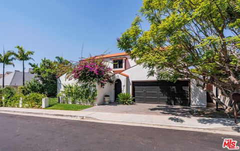 Photo of 16866 Charmel Lane, Pacific Palisades, CA 90272 (MLS # 25623631)