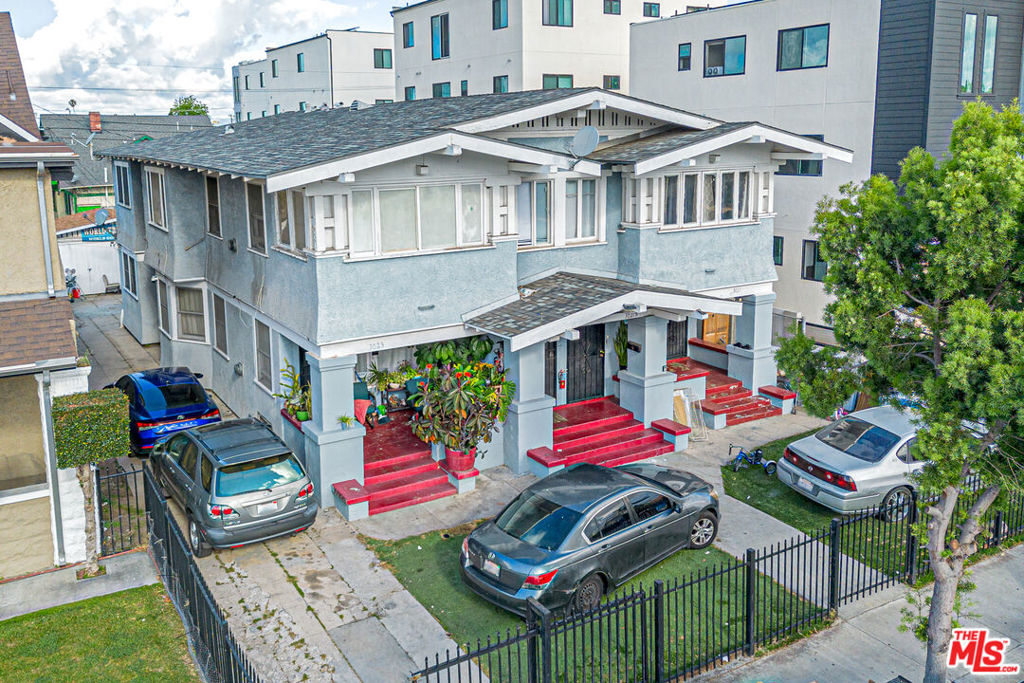 3021 Kenwood Avenue