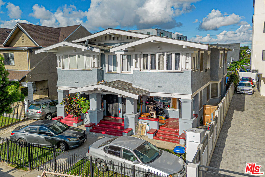 3021 Kenwood Avenue