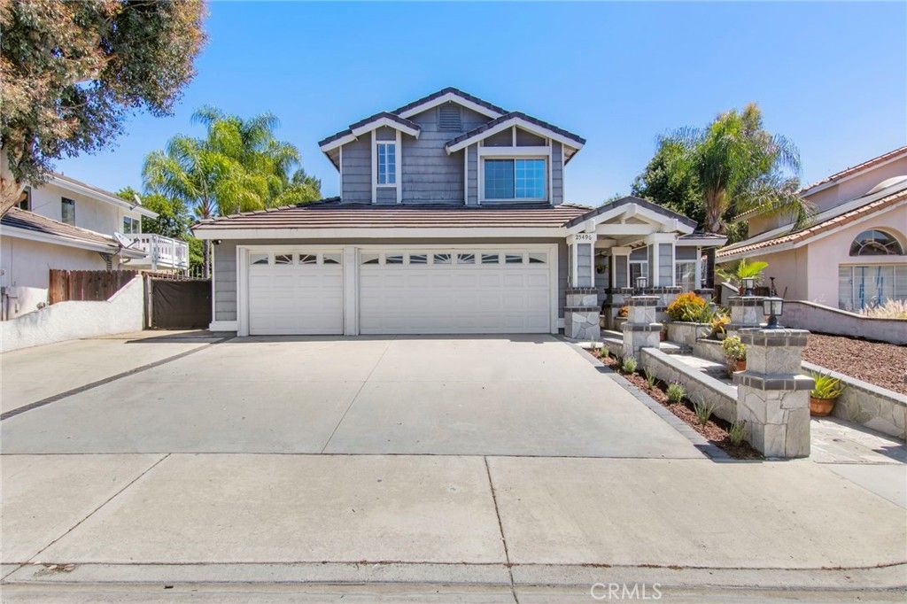 Photo of 25496 Blackthorne Dr, Murrieta, CA 92563 (MLS # SW26082597)