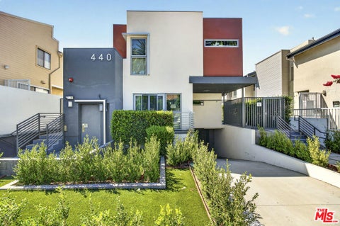 Photo of 440 Palm Drive #4, Glendale, CA 91202 (MLS # 26874053)