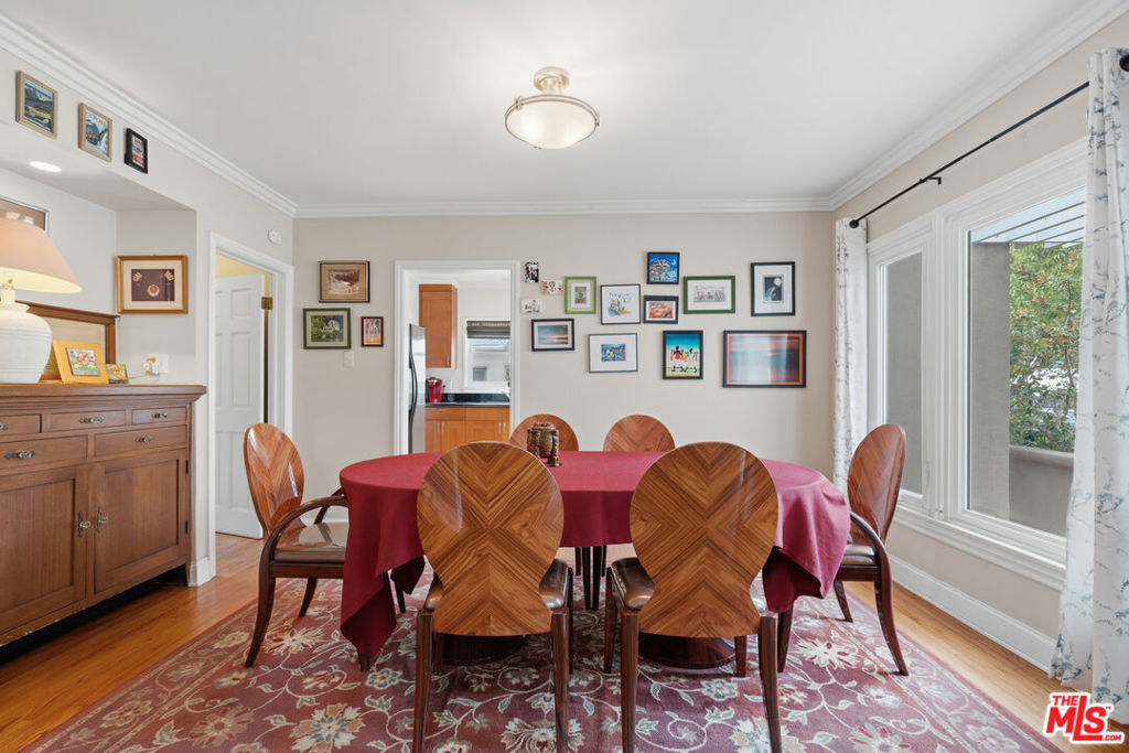 1612 S Genesee Avenue