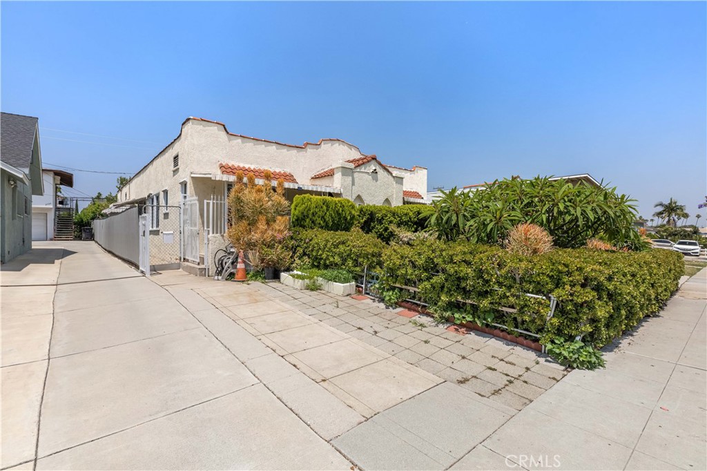 The unit for lease is the west side unit of a duplex building. Unit is facing Main Street. Updated kitchen and bathrooms. Unit is partially furnished. Fireplace is only a decorative piece, not in working condition.