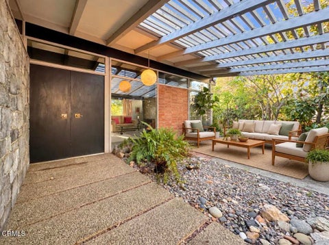 Photo of 925 Monarch Drive, La Canada Flintridge, CA 91011 (MLS # P1-29111)