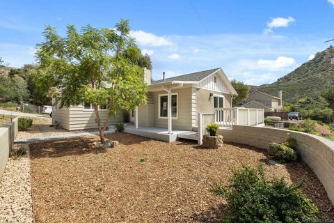 Photo of 619 Snowden Place Pl, El Cajon, CA 92019 (MLS # 260006293SD)