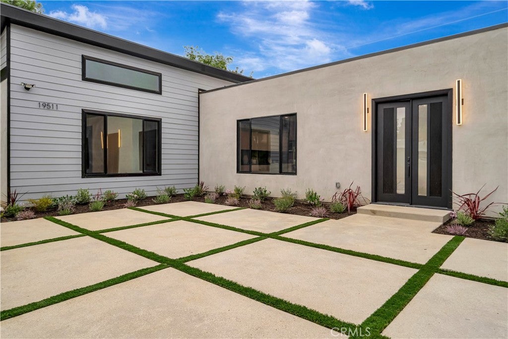 19511 Cantara Street
