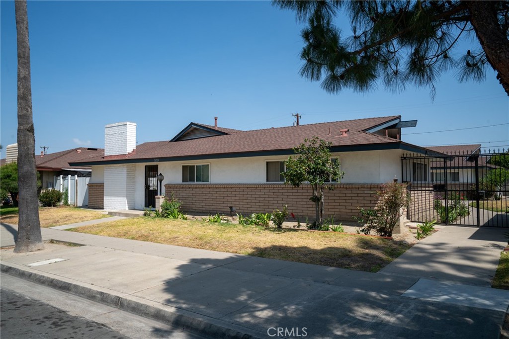 2127 E Almont Avenue