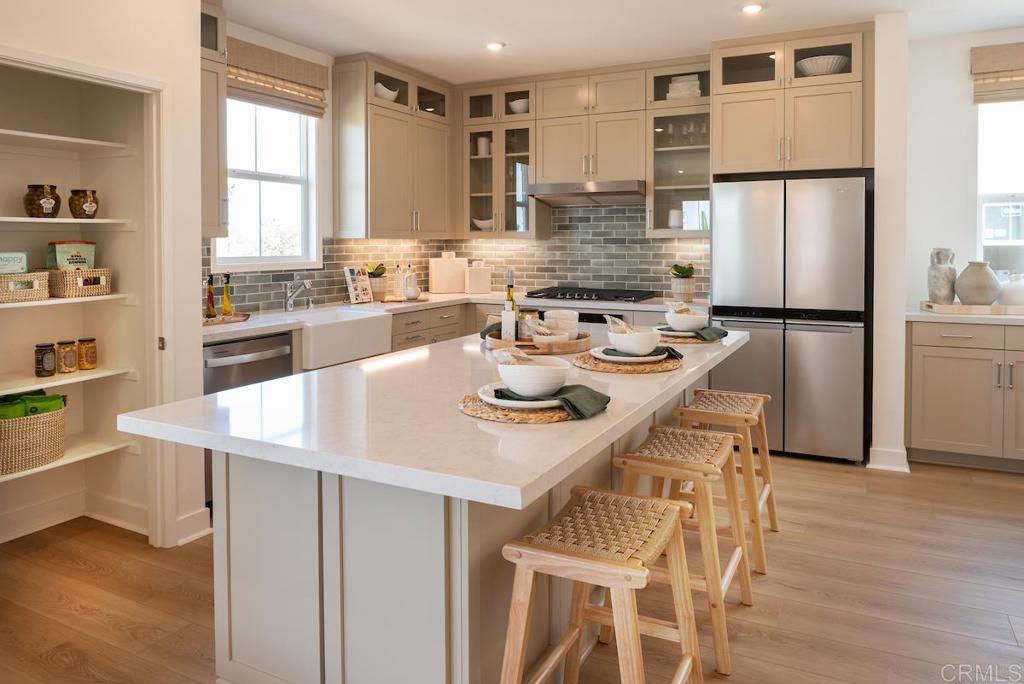 512 Avenida Centro 114