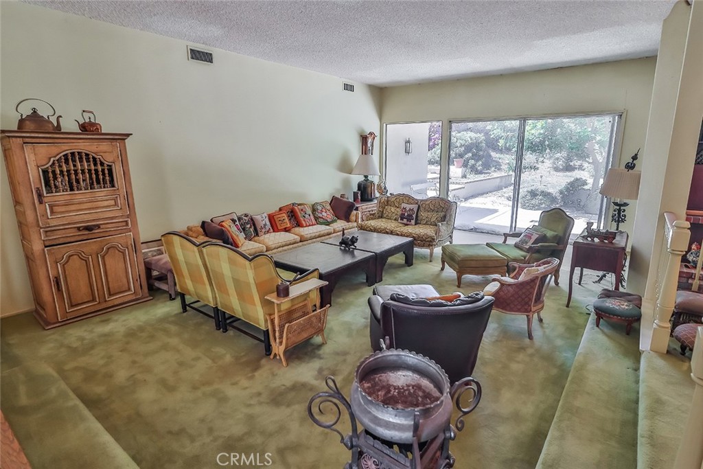 Properties 4 17154 Marilla Street