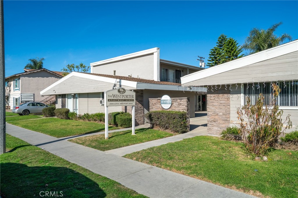 2109 2113 E Westport Drive