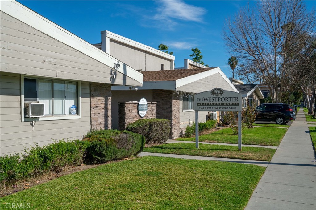 2109 2113 E Westport Drive