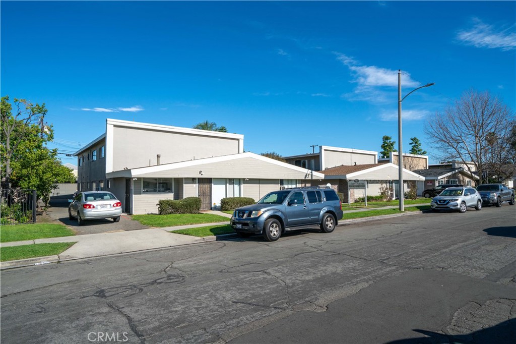 2109 2113 E Westport Drive