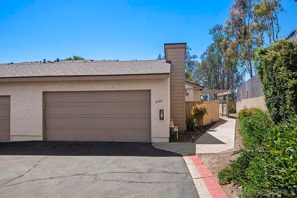 9903 Aviary Dr
