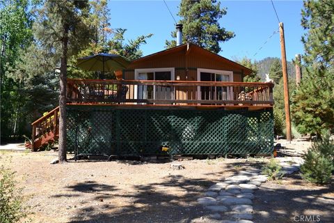 Photo of 2105 Fernwood Drive, Pine Mountain Club, CA 93222 (MLS # SR25182718)