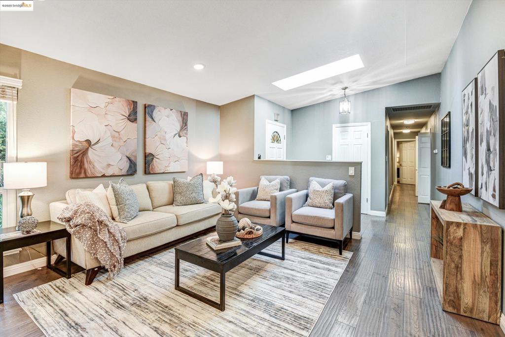 CHARLES HILL - Residential