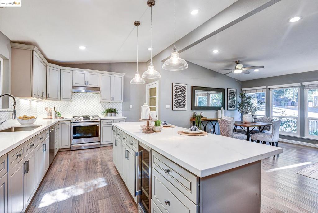 CHARLES HILL - Residential