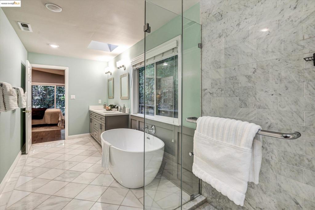 CHARLES HILL - Residential