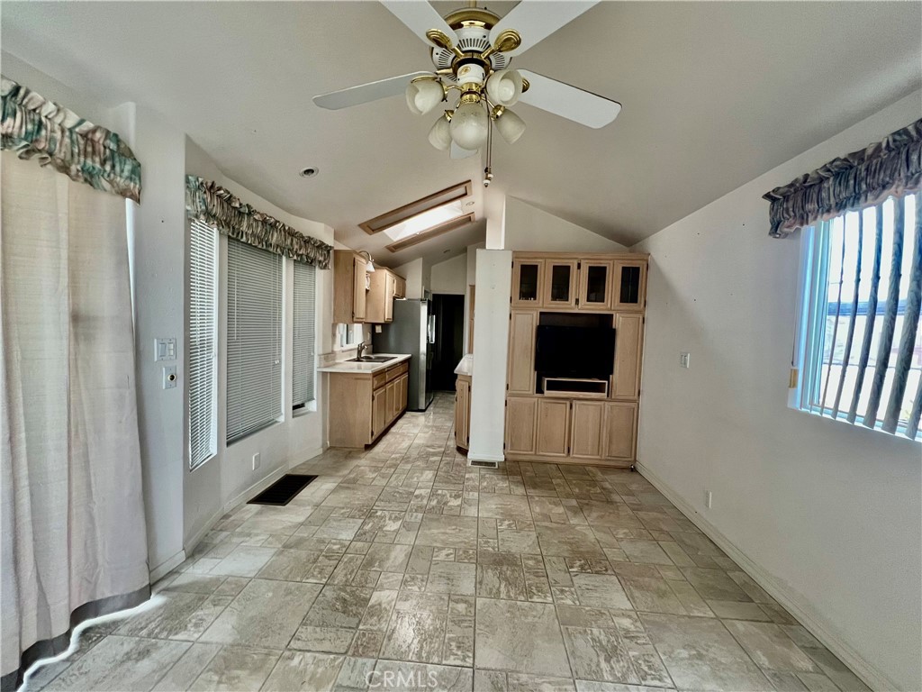 1295 S Cawston 429