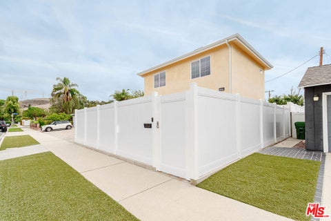 Photo of 11342 Danube Avenue, Granada Hills, CA 91344 (MLS # 26990887)