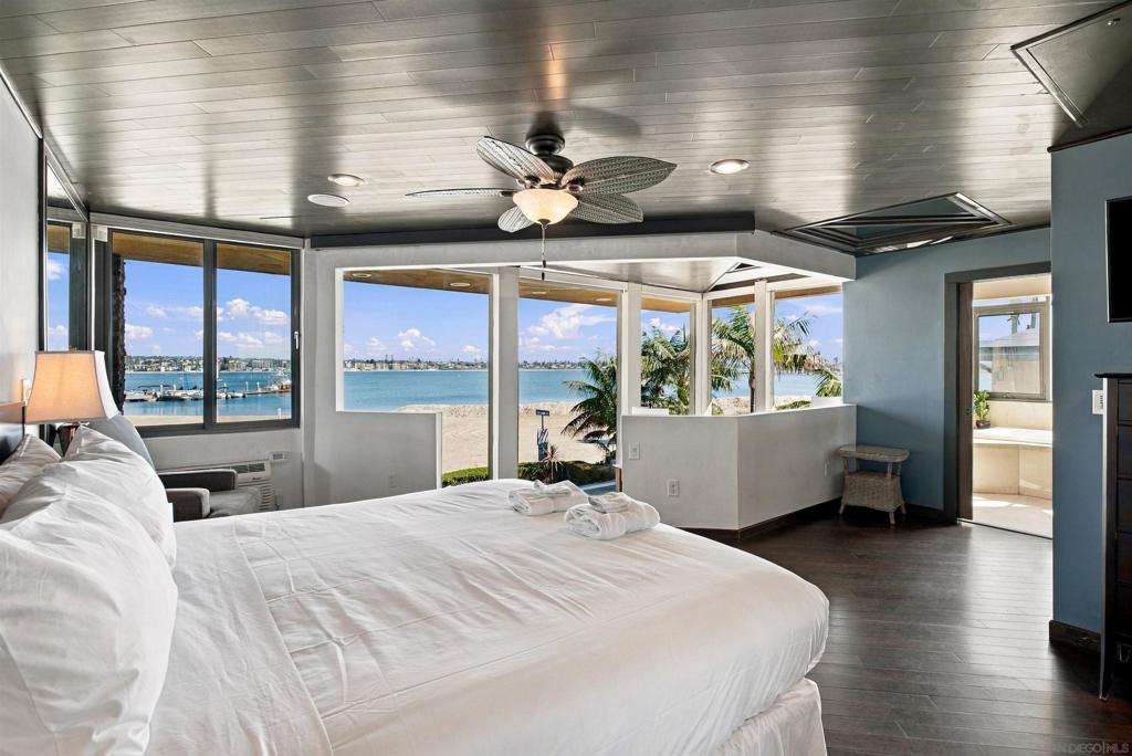 3958 60 Bayside Walk