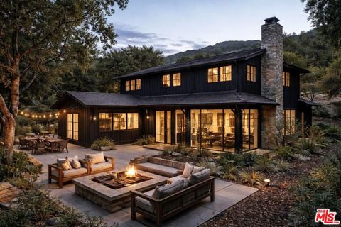 Photo of 730 Crater Camp Drive, Calabasas, CA 91302 (MLS # 25576151)