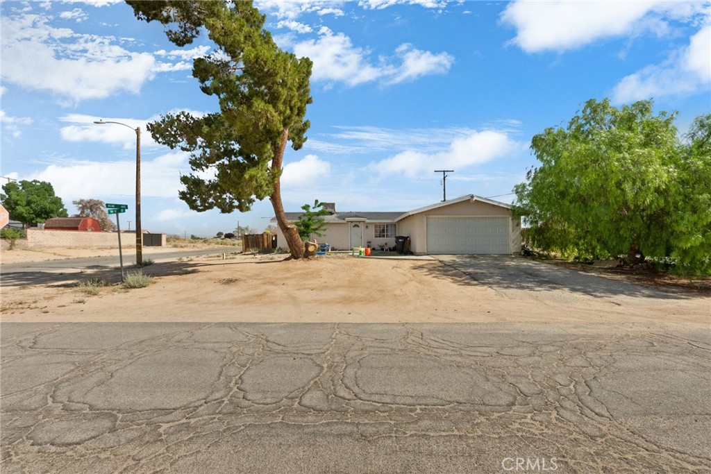 LARGE CORNER HOME, PERFECT FOR RENTAL OR FIRST TIME HOME BUYERS. THE PROPERTY OFFERS 3 BEDROOMS, 2 BATHS. THE LARGE BACKYARD OFFERS PLENTY OF SPACE. NEAR LOCAL STORES, RV ACCESS. NEEDS TLC.