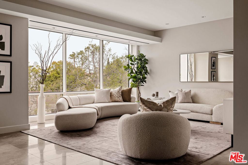 Properties 1 1200 Club View Drive 3S