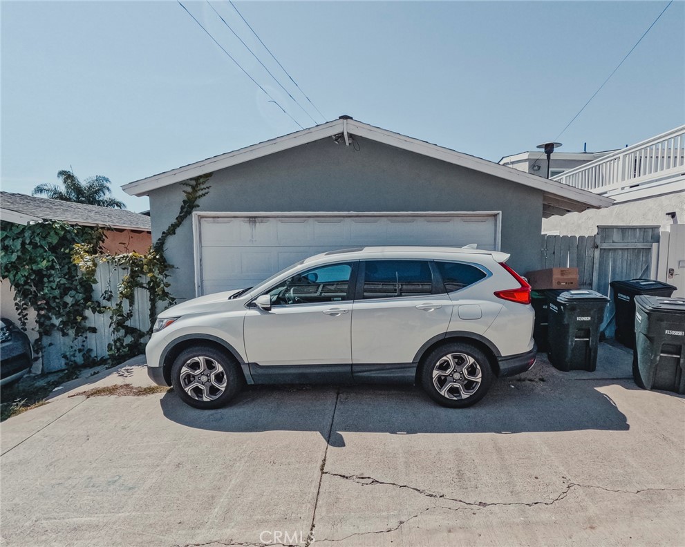 Corona del Mar North of PCH (CNHW) - Residential Income